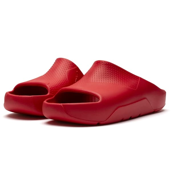 Chinelo vermelho slide com design minimalista e sola texturizada