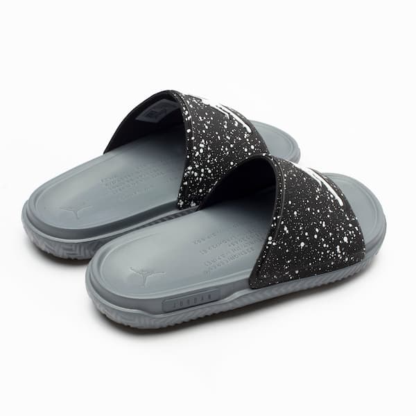 Detalhe da Sandália Nike Jordan Jumpman Slide Masculina com Logo