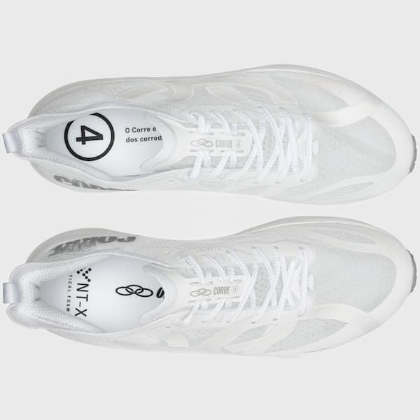 Olympikus Corre 4 Tênis de Corrida Unissex branco com detalhes em preto e tecnologia NT-X.