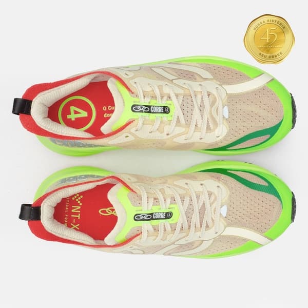 Olympikus Corre 4 Tênis de Corrida Unissex verde neon, bege e vermelho.
