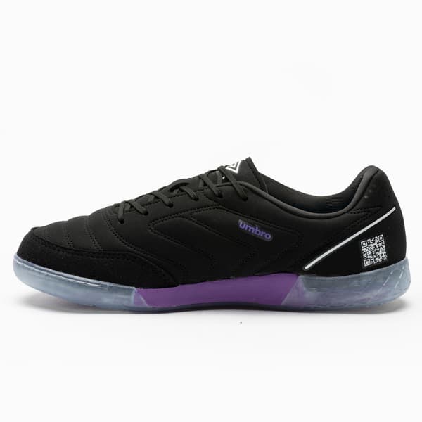 Chuteira Futsal Adulto Umbro Br preta com logo e assinatura