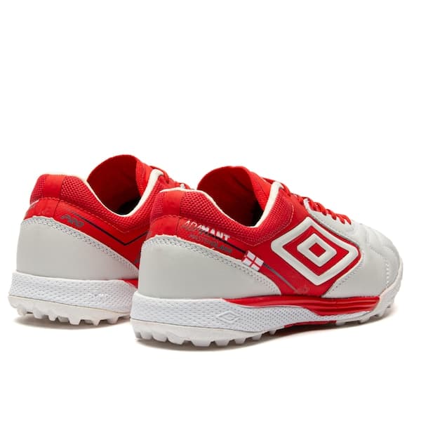 Par de tênis de campo Umbro Adamant Master Class Pro Bump, vermelho e branco.
