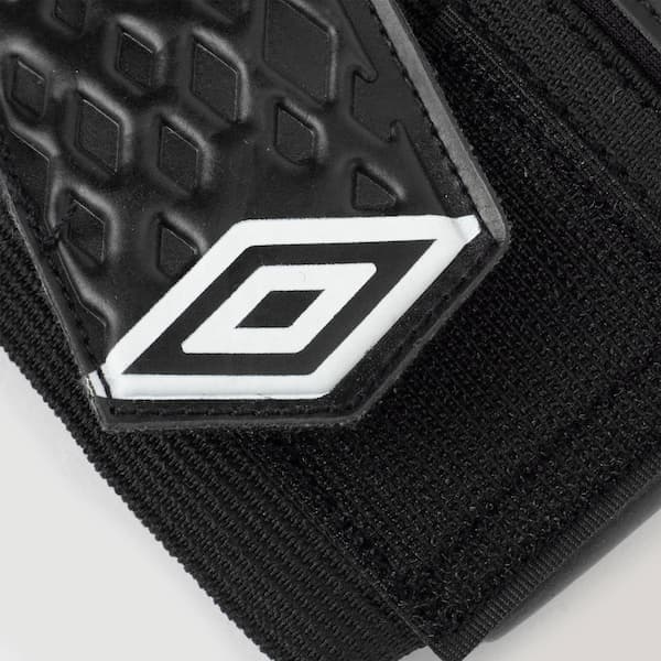 Luvas de Goleiro Umbro Class Juvenil