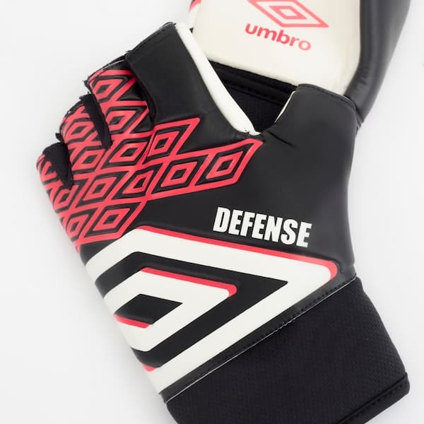 Luvas de Goleiro Umbro Defense Futsal Juvenil
