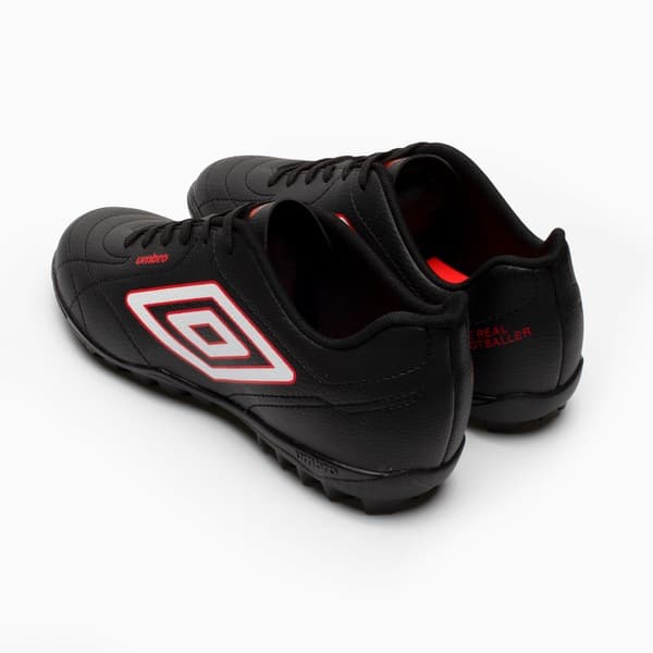 Umbro Class Futebol Society Adulto Preto, com detalhes em vermelho e branco.