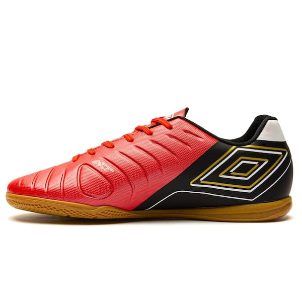 Chuteira Futsal Umbro Fifty VI League Vermelho Preto Amarelo, lado direito.