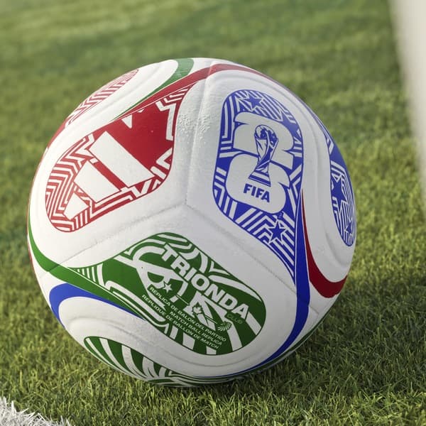 Bola de Futebol adidas Copa do Mundo da FIFA 26™ Trionda Club