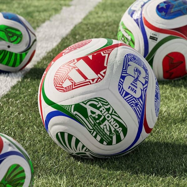 Bola de Futebol adidas Copa do Mundo da FIFA 26™ Trionda Club
