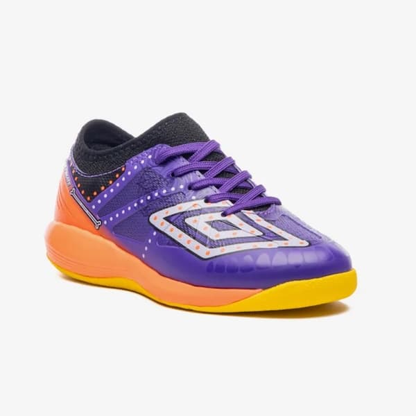 Chuteira Futsal Infantil Umbro Ultimate Edição DLM Dia de los Muertos, roxo e amarelo, logotipo branco na sola