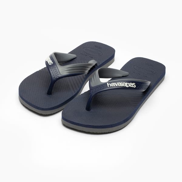 Chinelo Havaianas Dual Adulto Preto com detalhes em azul e logo branco.