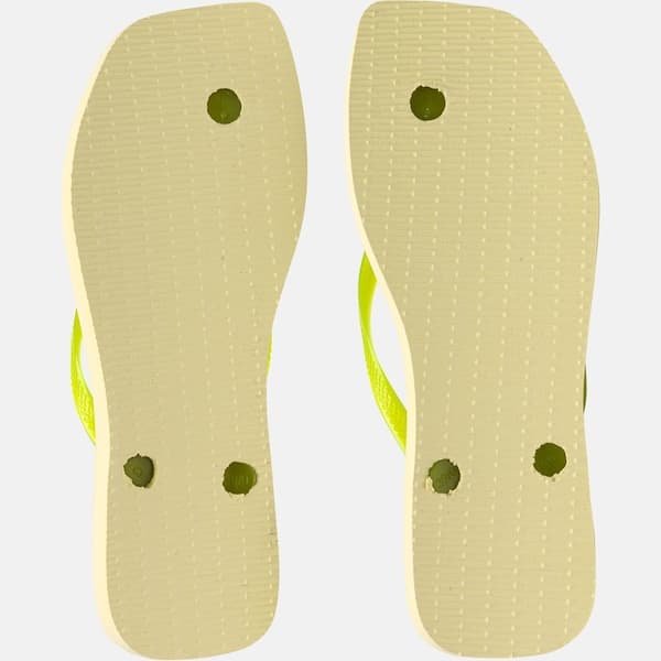 Havaianas Slim Square Flip Flops Jelly verde, sola com perfurações, estilo verão.