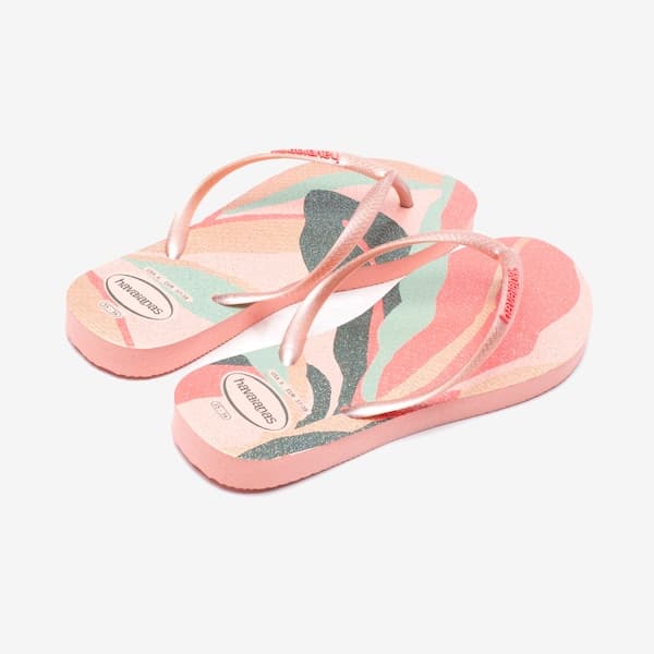 Havaianas Slim Flip Flops Floral Multicolor, rosa com estampa floral e detalhes metálicos.