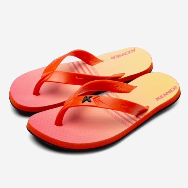 Chinelo Kenner New Summer adulto, rosa e laranja, com tiras listradas e logo Kenner.