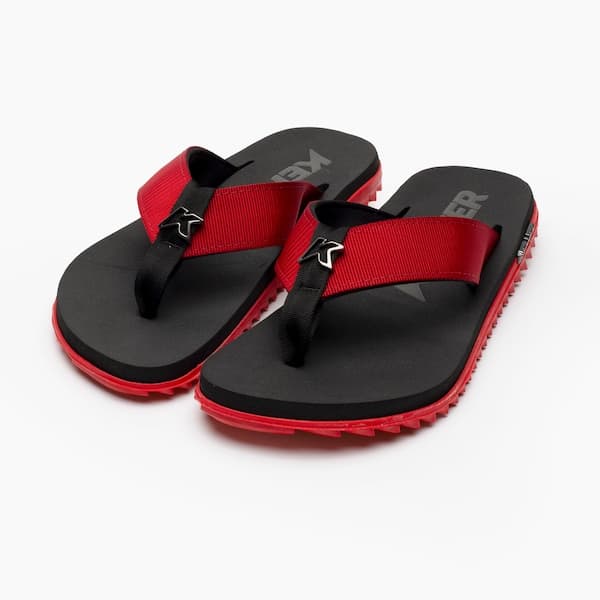 Chinelo Kenner Kivah adulto, preto e vermelho, com sola vermelha e logo Kenner.