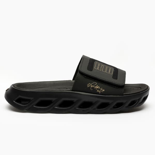 Par de chinelos 'Chinelo Slide Rider Power R10' pretos com sola de borracha e tiras pretas com logo