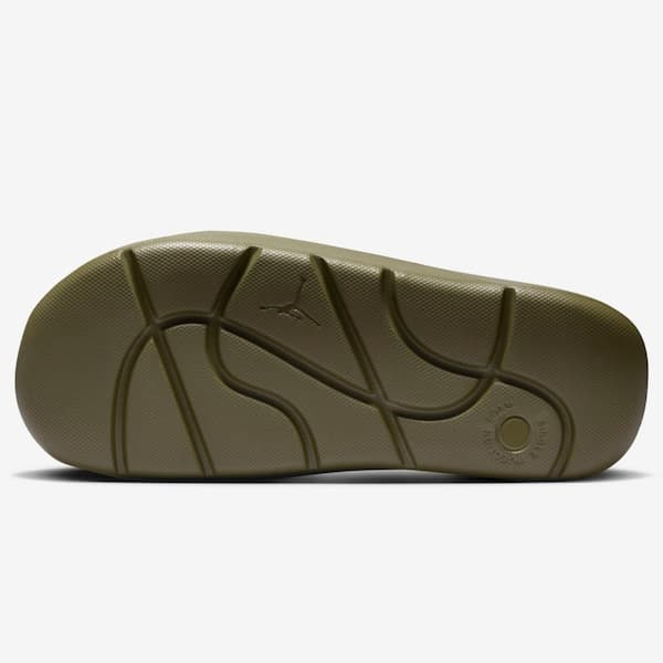 Sola da sandália Jordan Post Slide Feminina Padded Olive Green, com design de basquete.