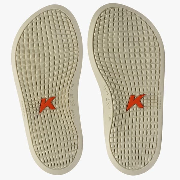 Sola do flip flop Kenner Kivah Colors Adult em bege com logo Kenner vermelho.