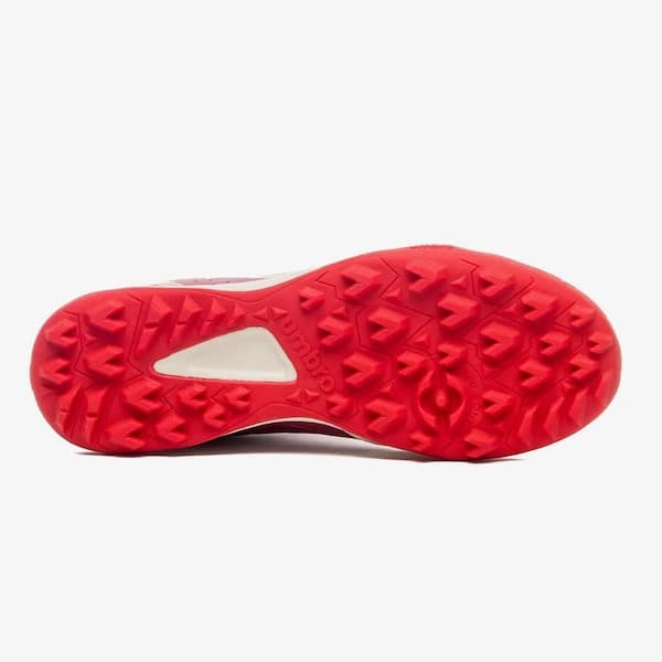 Sola do tênis de futebol Umbro Neocomfort para homens, vermelho, branco e preto.