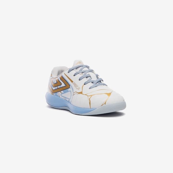 Chuteira Futsal Infantil Umbro Pro 5 Kintsugi, branco com detalhes dourados.