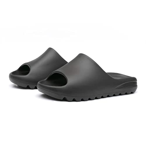 Chinelo preto de dedo com sola texturizada para uso casual