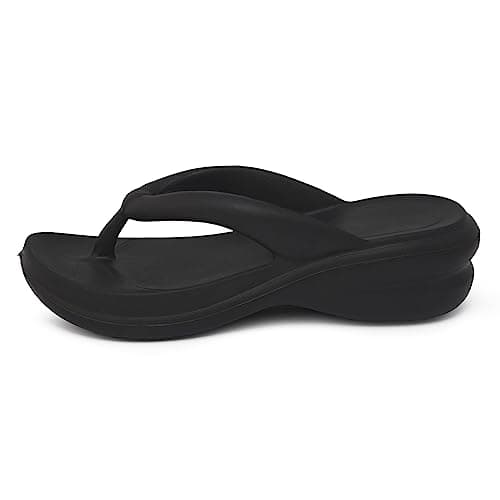Chinelo ortopédico preto, confortável para esporao e dores nas pernas.