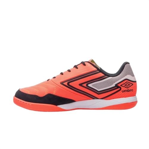 Tênis Umbro Pro 5 Bump Club Futsal Coral, com detalhes em preto e branco.