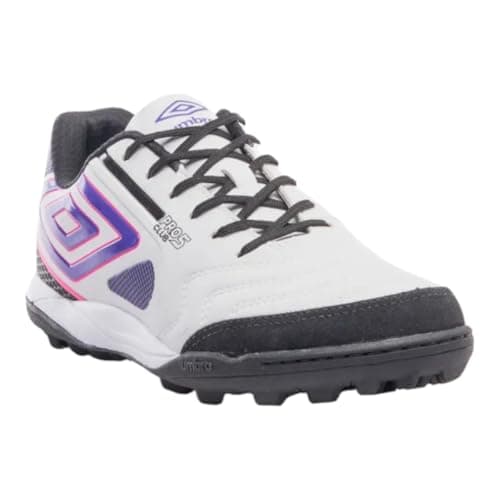 Chuteira Umbro Pro 5 Bump Club Society branca e rosa, sola estudada.