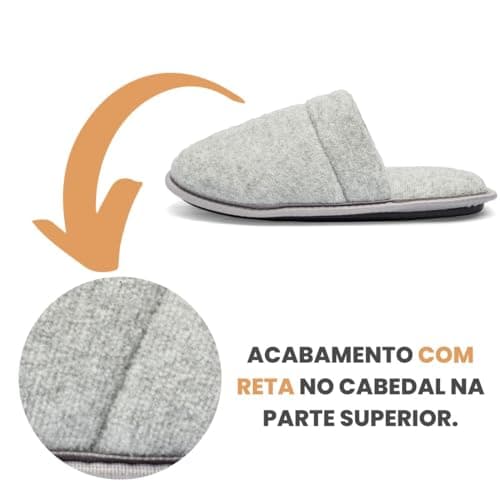 Detalhe da pantufa adulto antiderrapante cinza com acabamento em renda.