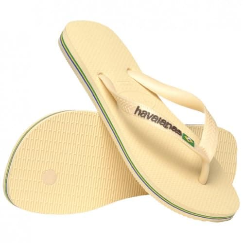 Par de Havaianas Brasil Logo flip flops amarelos em borracha, vista frontal.