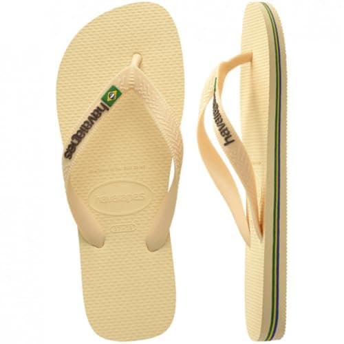 Par de chinelos Havaianas amarelas com logotipo da bandeira do Brasil
