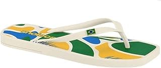 Chinelo feminino Moleca com design da bandeira do Brasil verde, amarelo, azul e branco com pingente da bandeira na tira