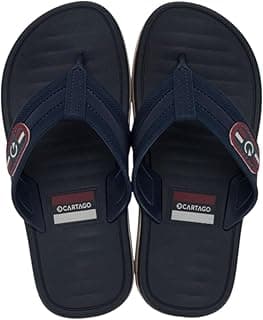 Chinelos de dedo infantis Cartago, azul marinho com detalhes em vermelho e branco.