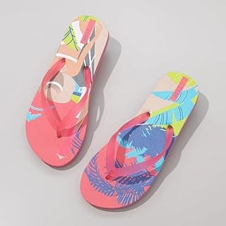 Chinelos femininos estampados com folhagem tropical, cor rosa predominante