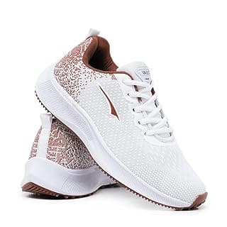 Tênis esportivo branco com detalhes em marrom, design de malha respirável, ideal para academia e caminhada.