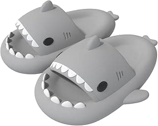 Chinelo de chuveiro infantil em forma de tubarão cinza com dentes brancos e sola antiderrapante