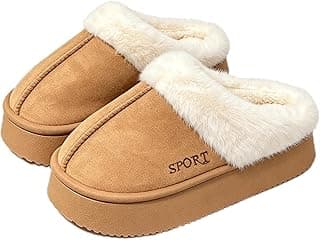 Pantufas felpudas marrom com forro de pelo branco, confortáveis para uso em casa.