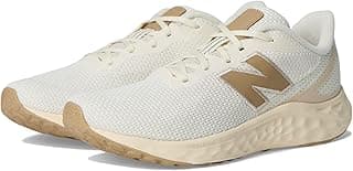 Tênis de corrida New Balance Fresh Foam Arishi V4 feminino branco e bege com logo dourado
