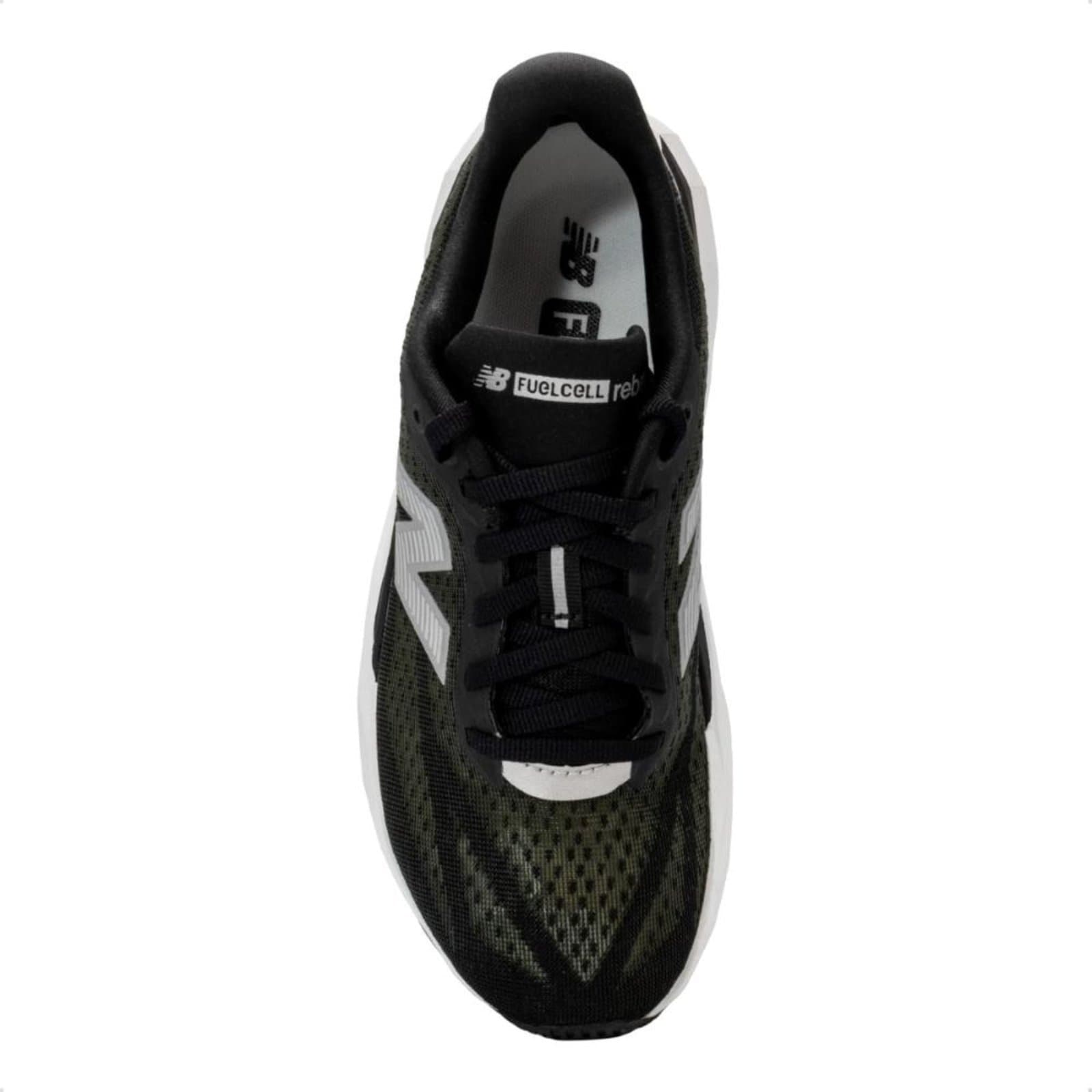 Tênis New Balance Fuelcell Rebel V5 preto e verde, tênis feminino para corrida.