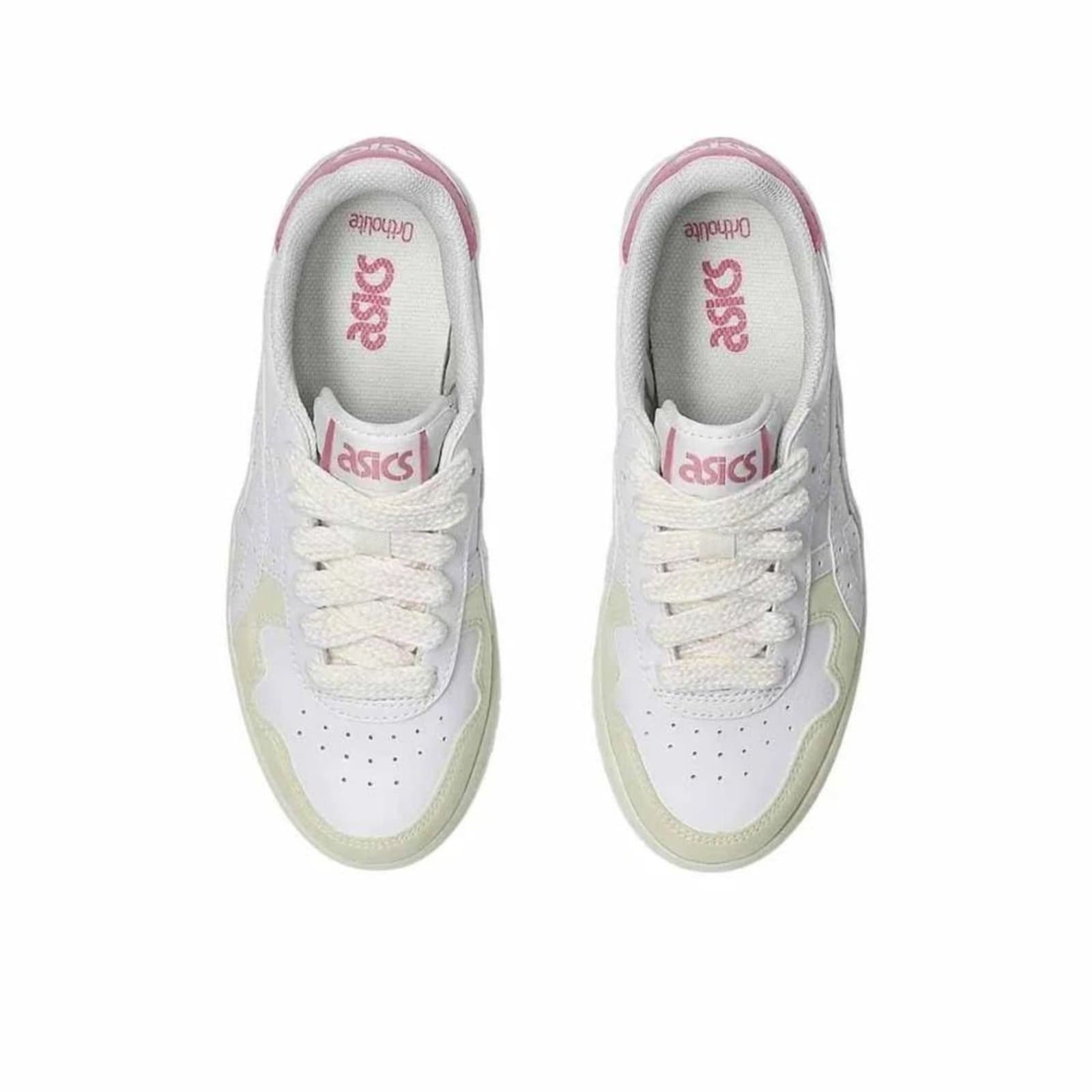 Par de tênis casual feminino branco e rosa da ASICS, vista frontal.
