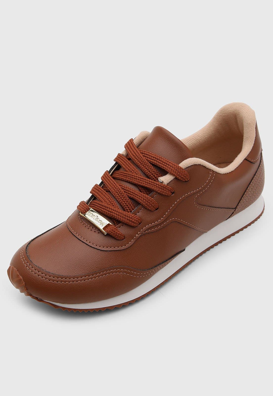 Tênis Moleca feminino marrom com sola branca, estilo casual, cano baixo.